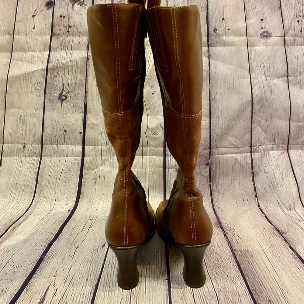 Two Lips Calandra Boots - Picture 4 of 10
